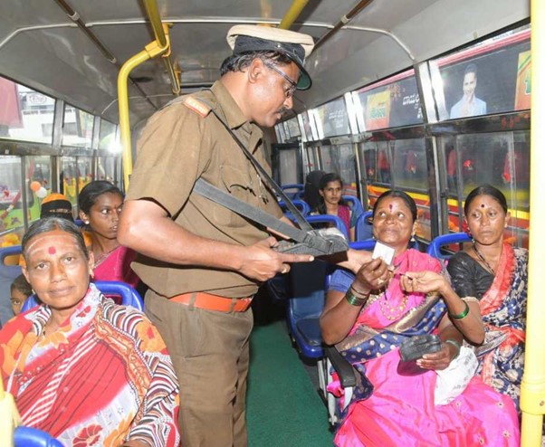 ಮಹಿಳೆಯರ ಉಚಿತ ಬಸ್ ಪ್ರಯಾಣ “ಶಕ್ತಿ” ಯೋಜನೆಗೆ ಚಾಲನೆ