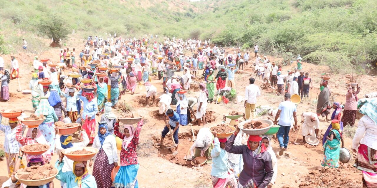 BELAGAVI DISTRICT IS FIRST IN PROVIDING JOBS TO MGNREGA