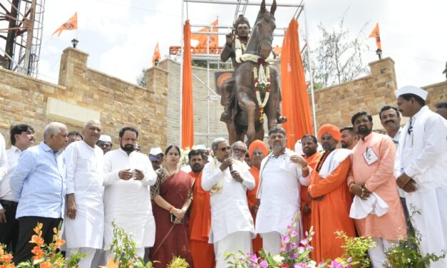 ಅಥಣಿಯಲ್ಲಿ ಬಸವೇಶ್ವರರ ಪುತ್ಥಳಿ ಅನಾವರಣ