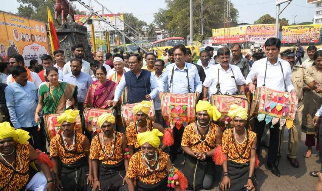 ಕಿತ್ತೂರು ಉತ್ಸವ: ವೀರಜ್ಯೋತಿಗೆ ಬೆಳಗಾವಿ ನಗರದಲ್ಲಿ ಅದ್ಧೂರಿ ಸ್ವಾಗತ