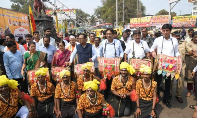 ಕಿತ್ತೂರು ಉತ್ಸವ: ವೀರಜ್ಯೋತಿಗೆ ಬೆಳಗಾವಿ ನಗರದಲ್ಲಿ ಅದ್ಧೂರಿ ಸ್ವಾಗತ