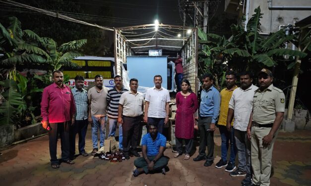 ಪುಷ್ಪ ಶೈಲಿಯಲ್ಲಿ ಮದ್ಯಸಾಗಾಟ : ವಾಹನ ವಶಕ್ಕೆ