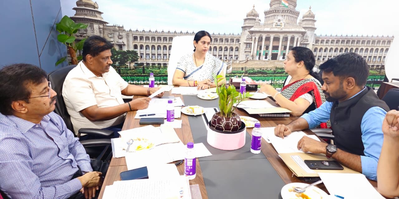 ಗೃಹಲಕ್ಷ್ಮಿ ಯೋಜನೆಯ ತಾಂತ್ರಿಕ ಸಮಸ್ಯೆ ಪರಿಹರಿಸಿ: ಸಚಿವೆ ಲಕ್ಷ್ಮೀ ಹೆಬ್ಬಾಳಕರ್