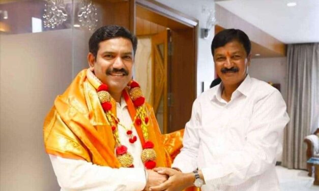 ಜಾರಕಿಹೊಳಿ ಭೇಟಿಯಾದ ಬಿಜೆಪಿ ರಾಜ್ಯಾಧ್ಯಕ್ಷ ವಿಜಯೇಂದ್ರ