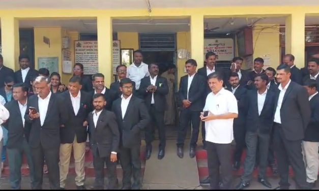 ನ್ಯಾಯವಾದಿ ಮೇಲೆ ಹಲ್ಲೆ: ಇಬ್ಬರು ವಶಕ್ಕೆ
