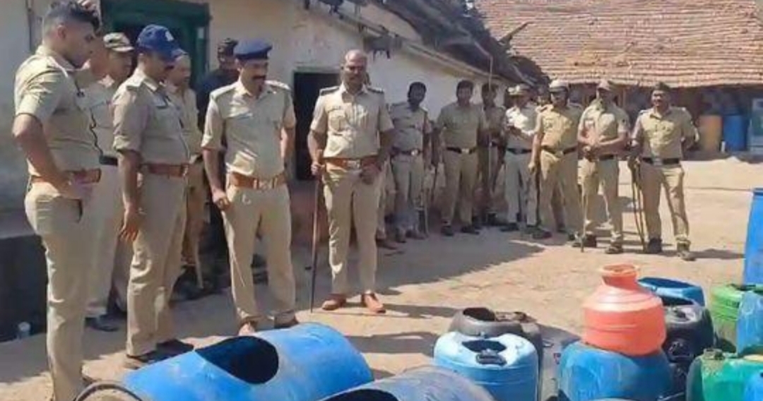 ಬೆಳಗಾವಿ ಸಮೀಪ 12 ಲಕ್ಷ ರೂ. ಮೌಲ್ಯದ ಕಳ್ಳಬಟ್ಟಿ