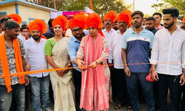 ಎಮ್ಮೆ ಓಟದ ಸ್ಫರ್ಧೆ ಉದ್ಘಾಟಿಸಿದ ಸಚಿವೆ ಲಕ್ಷ್ಮೀ ಹೆಬ್ಬಾಳಕರ್