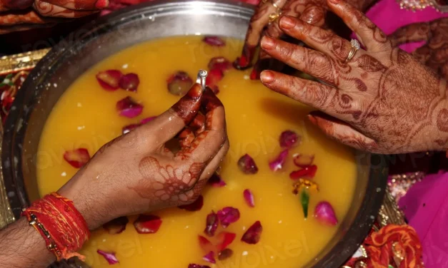 ಪೊಲೀಸರ ಭದ್ರತೆಯಲ್ಲಿ ವಿವಾಹವಾದ ಪ್ರೇಮಿಗಳು