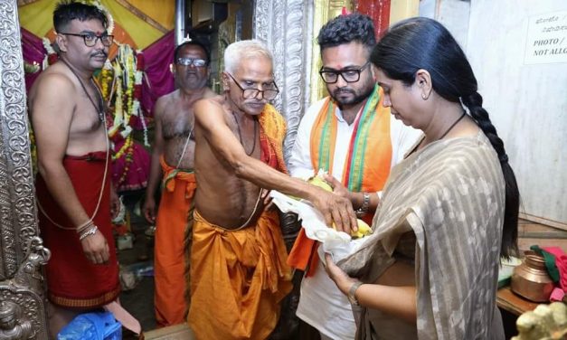 ಶಿರಸಂಗಿ ಜಾತ್ರಾ ಮಹೋತ್ಸವದಲ್ಲಿ ಸಚಿವೆ ಲಕ್ಷ್ಮೀ ಹೆಬ್ಬಾಳ್ಕರ್ ಭಾಗಿ