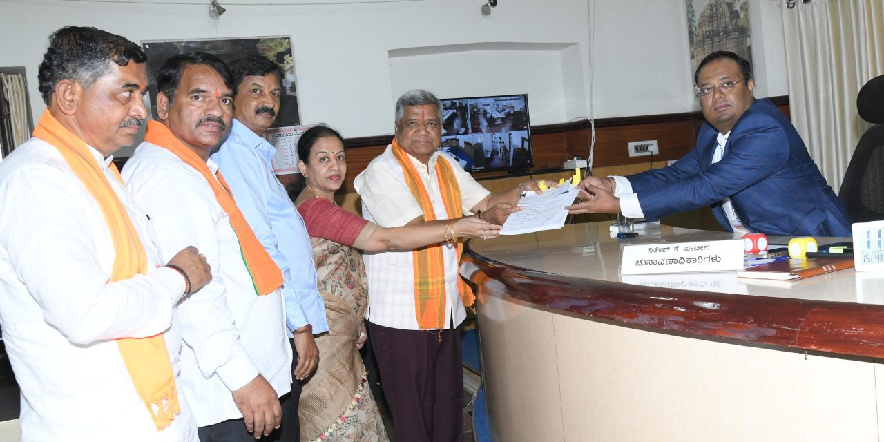 ನಾಮಪತ್ರ ಸಲ್ಲಿಸಿದ ಶೆಟ್ಟರ