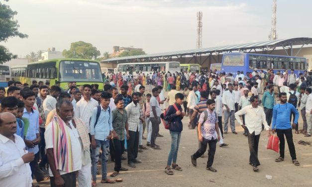ಬೈಲಹೊಂಗಲ: ಸಾರಿಗೆ ಸಿಬ್ಬಂದಿ ಮೇಲೆ ಹಲ್ಲೆ , ಬಸ್‌ ಸಂಚಾರ ಸ್ಥಗಿತ