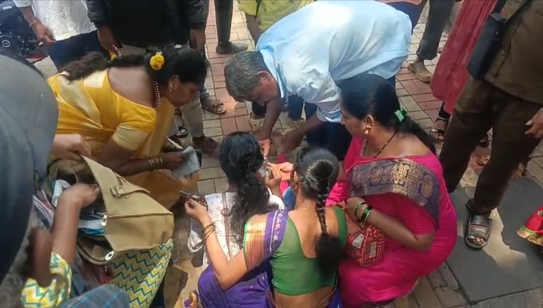 ಶಕ್ತಿಯೋಜನೆಯಿಂದ ಮೂರ್ಛೆಹೋದ ವಿದ್ಯಾರ್ಥಿನಿ