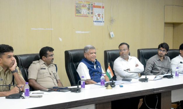 ಬೆಳಗಾವಿ-ಕಿತ್ತೂರ-ಧಾರವಾಡ ರೈಲುಮಾರ್ಗ ಕಾಮಗಾರಿ ಚುರುಕುಗೊಳಿಸಿ: ಶೆಟ್ಟರ್