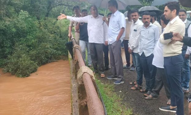 ಪ್ರವಾಹ ಪೀಡಿತ ಪ್ರದೇಶಗಳಿಗೆ ಸಚಿವ ಜಾರಕಿಹೊಳಿ ಭೇಟಿ