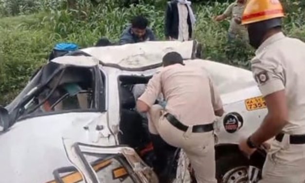 ಮರಕ್ಕೆ ಡಿಕ್ಕಿ ಹೊಡೆದ ಕಾರು; ನಾಲ್ವರ ಸಾವು