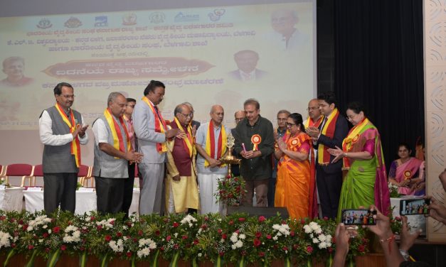 ಸಮಾಜ ಸುಧಾರಿಸಿ ಬೇಧಭಾವ ತೊಲಗಿಸುವ ಶಕ್ತಿ ವೈದ್ಯರಲ್ಲಿದೆ: ಸಾಹಿತಿ ಜಯಂತ