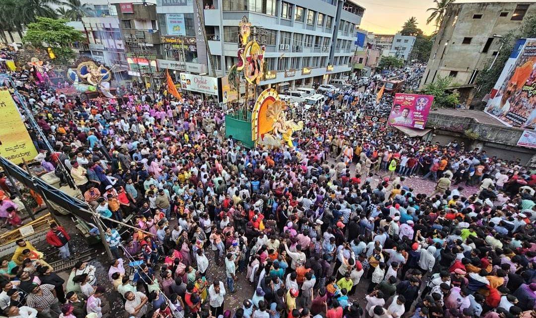 ಬುಧವಾರ ರಾತ್ರಿ 11 ರವರೆಗೂ ನಡೆದ ಗಣಪತಿ ಮೆರವಣಿಗೆ !