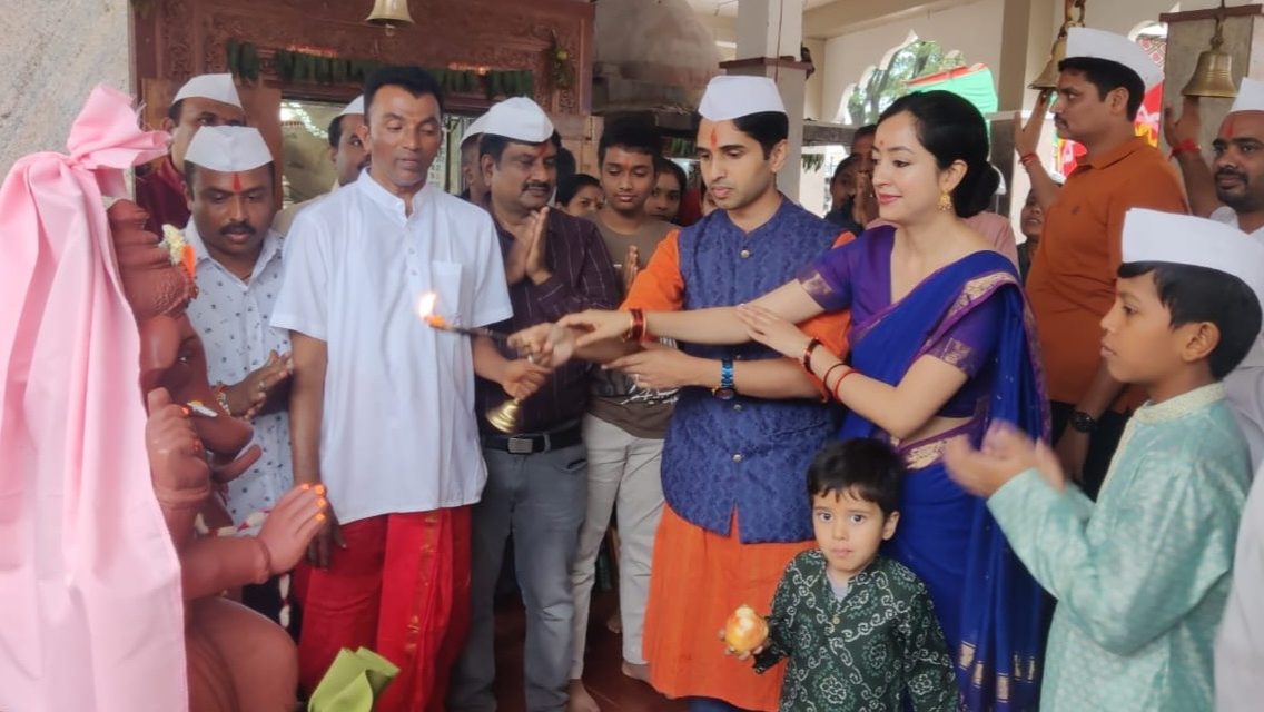 ಮನೆಯಲ್ಲಿ ಗಣೇಶನನ್ನು ಪ್ರತಿಷ್ಠಾಪಿಸಿದ ಡಿಸಿ ಮೊಹ್ಮದ ರೋಶನ
