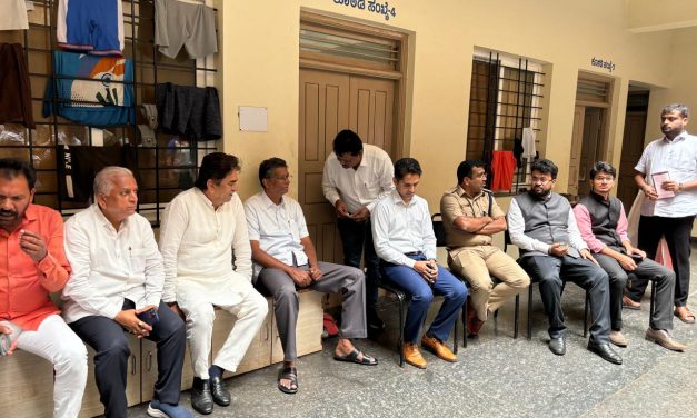 ಮಹಿಳಾ ಕ್ರೀಡಾಪಟುಗಳ ವಸತಿ ನಿಲಯಕ್ಕೆ ಸಚಿವ ಜಾರಕಿಹೊಳಿ ಭೇಟಿ