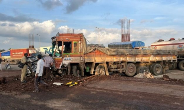 ನಿಪ್ಪಾಣಿ ಬಳಿ ಭೀಕರ ಅಪಘಾತ: ನಾಲ್ವರು ಸ್ಥಳದಲ್ಲೇ ಸಾವು ?