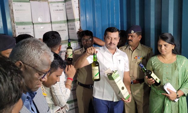 49 ಲಕ್ಷ ಮೌಲ್ಯದ ಗೋವಾ ಅಕ್ರಮ ಮದ್ಯ ವಶ