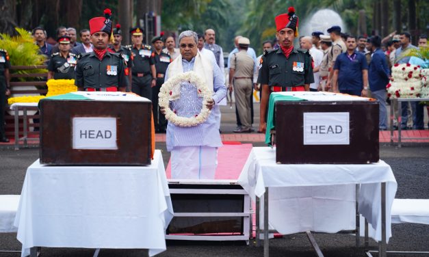 ಅಪಘಾತದಲ್ಲಿ ಮೃತ ಯೋಧರಿಗೆ ಸಿಎಂ ಅಂತಿಮ ಗೌರವ