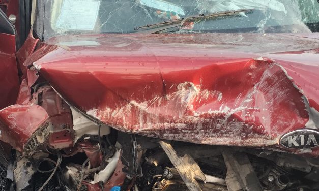 ಮುಖಾಮುಖಿ ಕಾರು ಡಿಕ್ಕಿ ಸ್ಥಳದಲ್ಲಿಯೇ ಬಾಲಕ, ದಂಪತಿ ಸಾವು