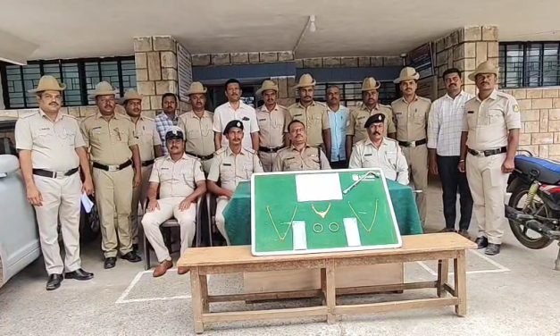 ಮನೆಗಳ್ಳರನ್ನು ಬಂಧಿಸಿದ ಪೊಲೀಸರು