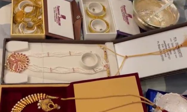 ಲೋಕಾಯುಕ್ತ ದಾಳಿ:  ಅಪಾರ ಪ್ರಮಾಣದ ಚಿನ್ನಾಭರಣ ನಗದು ಪತ್ತೆ