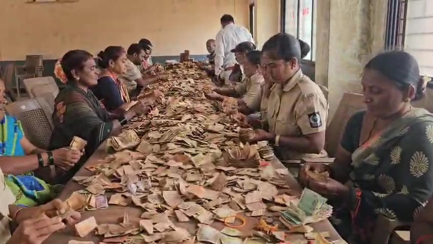 ಮೂರೇ ತಿಂಗಳಲ್ಲಿ ಯಲ್ಲಮ್ಮದೇವಿಗೆ 3.81 ಕೋ.ರೂ.ಗಳ ಕಾಣಿಕೆ