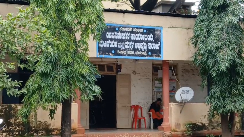 ಬಾಲಕಿಯರ ತಂಗುದಾಣದಿಂದ ಚಾಕು ತೋರಿಸಿ ಬಾಲಕಿಯ ಅಪಹರಣ