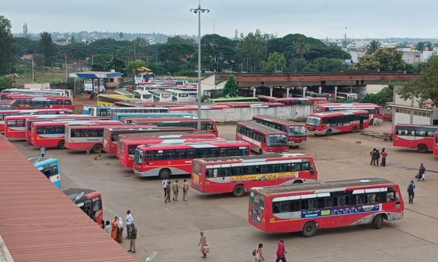 ಬಸ್ ಮುಷ್ಕರ : ಪ್ರಯಾಣಿಕರ ಪರದಾಟ