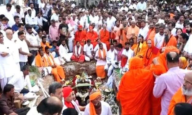 ಲಿಂಗಾಯತ ಸಂಪ್ರದಾಯದಂತೆ ಶಿವಶಂಕರಪ್ಪ ಅತ್ಯಕ್ರಿಯೆ