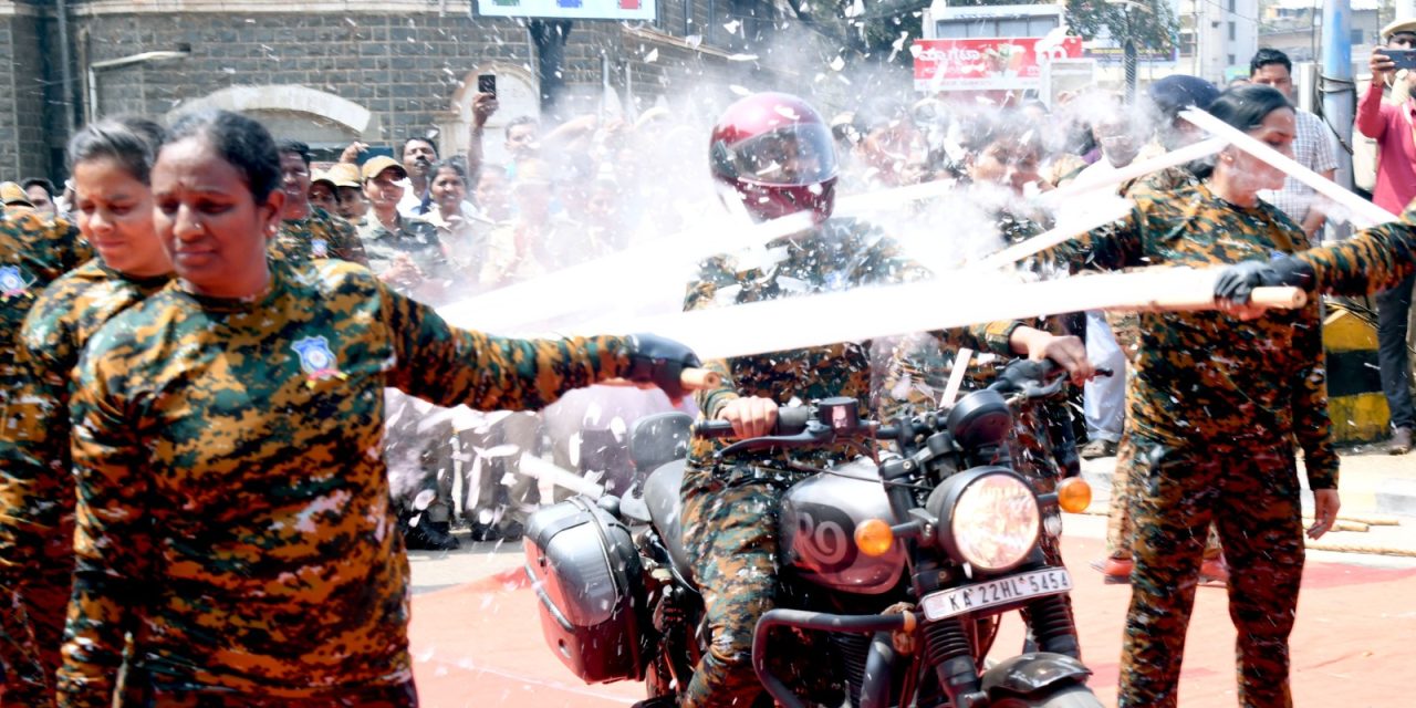 ಅಕ್ಕ ಪಡೆ”: ರಕ್ಷಣಾತ್ಮಕ ಅಣುಕು ಪ್ರದರ್ಶನ